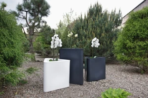 Trójkątna donica Triton