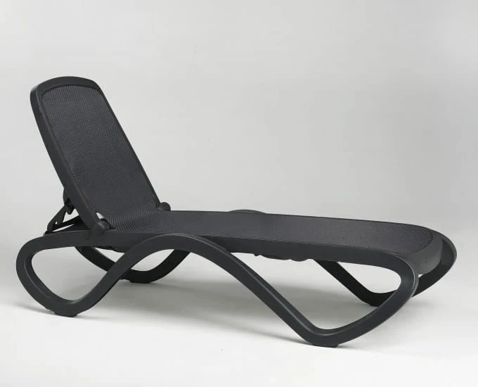 Leżak basenowy Omega z wypukłą plecionką