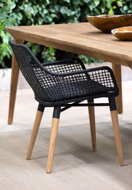 Krzesło jadalniane z metalowej siatki Toro