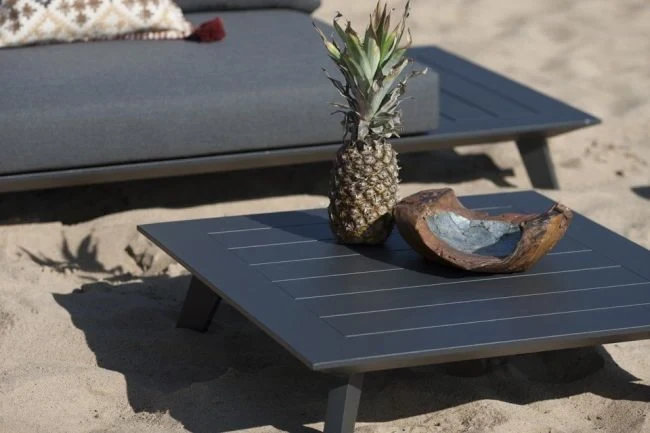 Metalowy stolik kawowy Bart