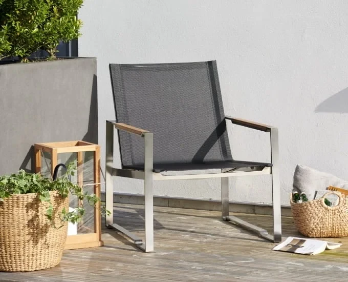 Stalowy fotel na płozach Gotland