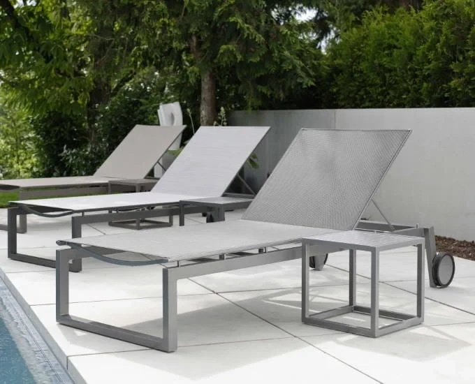 Nowoczesny leżak na kółkach Robin