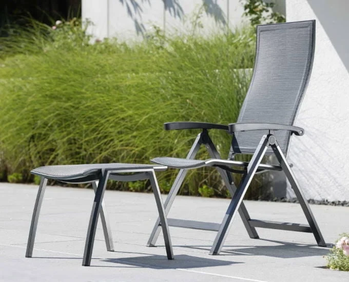 Rozkładany fotel Kari z wysokim oparciem