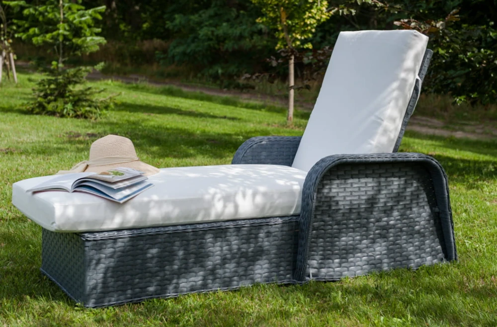 Stylowa leżanka ogrodowa z technorattanu MATTO