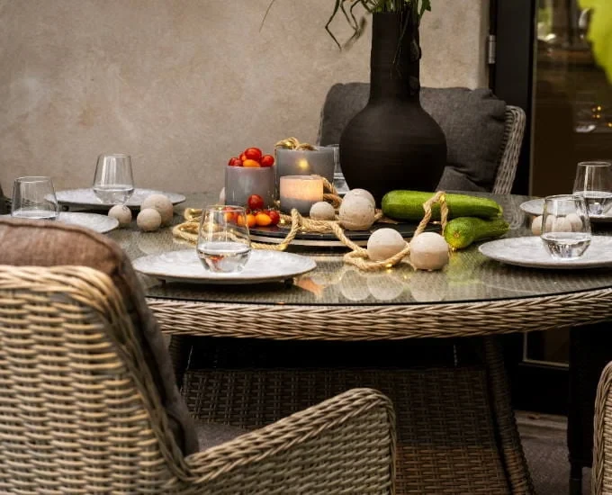 Jadalniany stół ogrodowy Hornbrook z okrągłym blatem