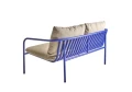 Niebieska sofa Bendt z poduszkami boucle