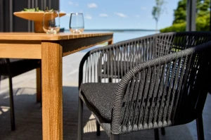 Krzesło Delta z oparciem ze sznura