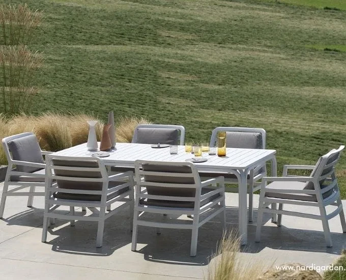 Zestaw ogrodowy: stół rozkładany Alloro i fotele Aria