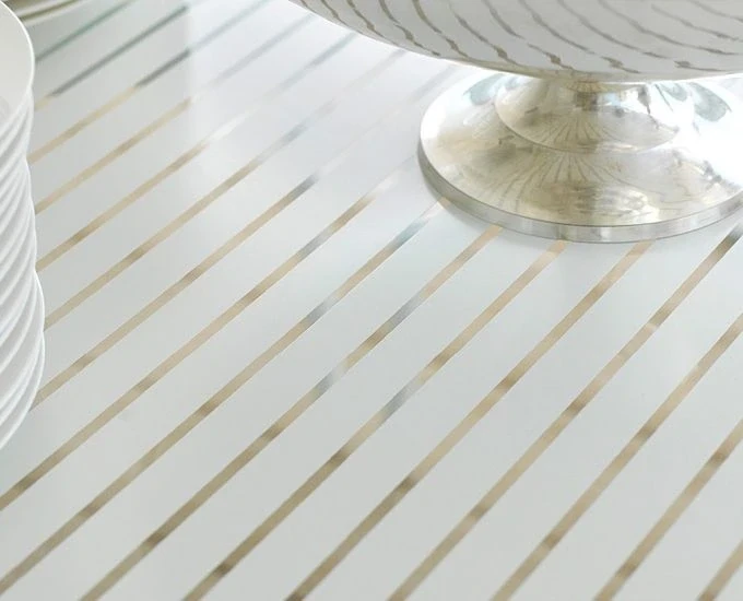 Owalny stół Loto Dinner ze szklanym blatem