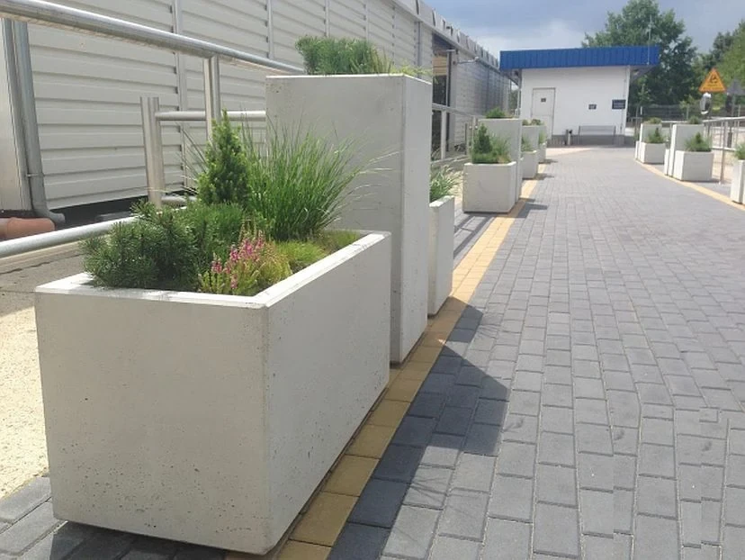 Prostokątna betonowa donica 100x50x50 cm (h)