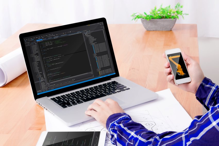włączony laptop
