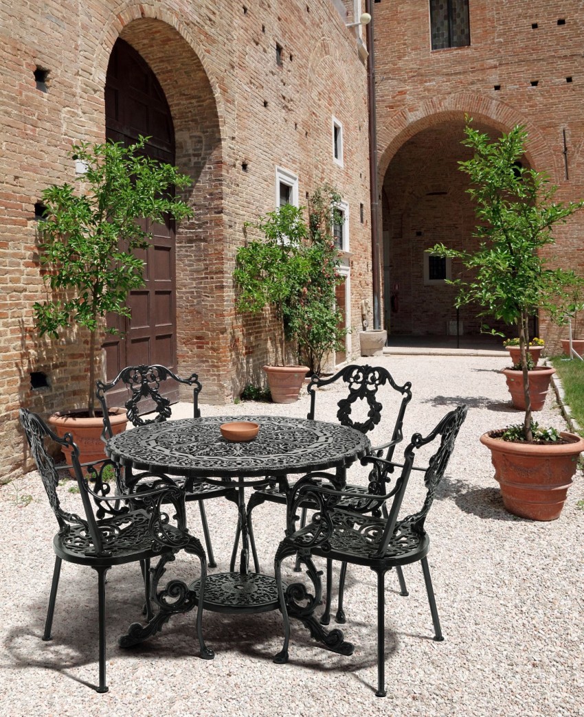 czarne meble żeliwne