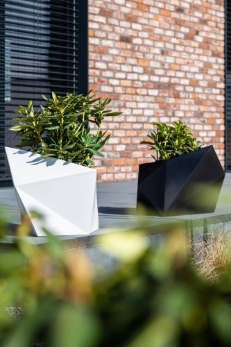 nowoczesna, geometryczna donica astro