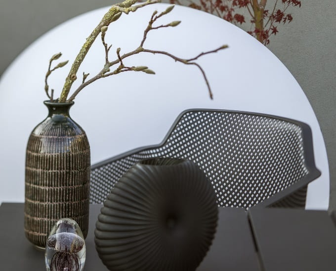 aranżacja z ązurowym krzesłem Net